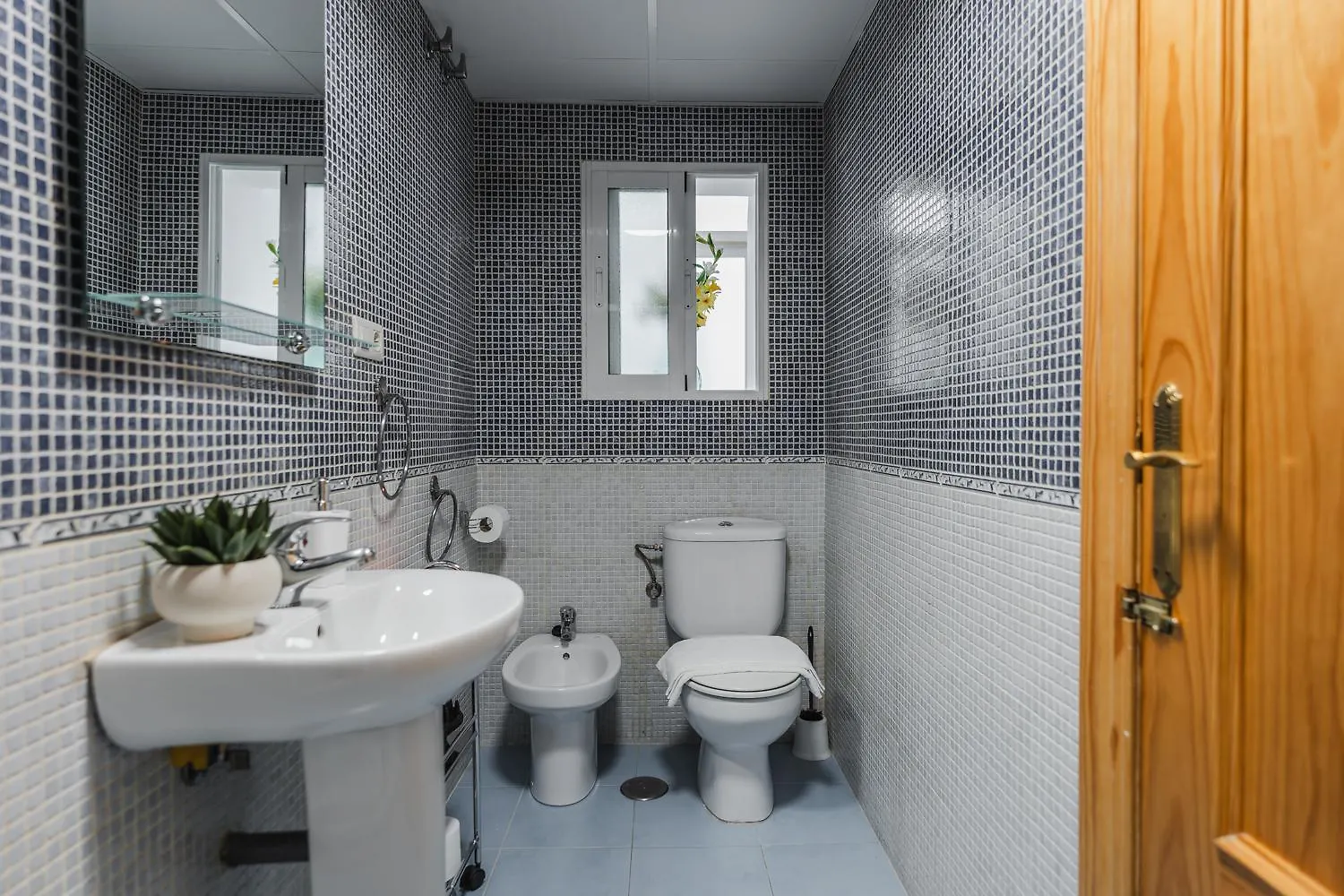 Tuguest Catedral II Apartment Granada Spain